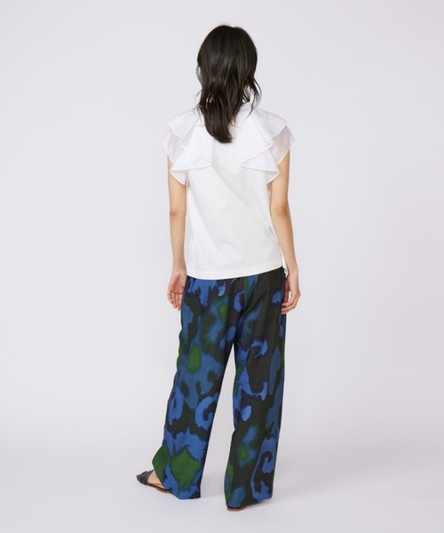 INED（イネド）の「ラッフルカラードッキングプルオーバー（Tシャツ/カットソー・レディース・ホワイト/ブラック/モカ・9号/11号）」の6枚目の写真