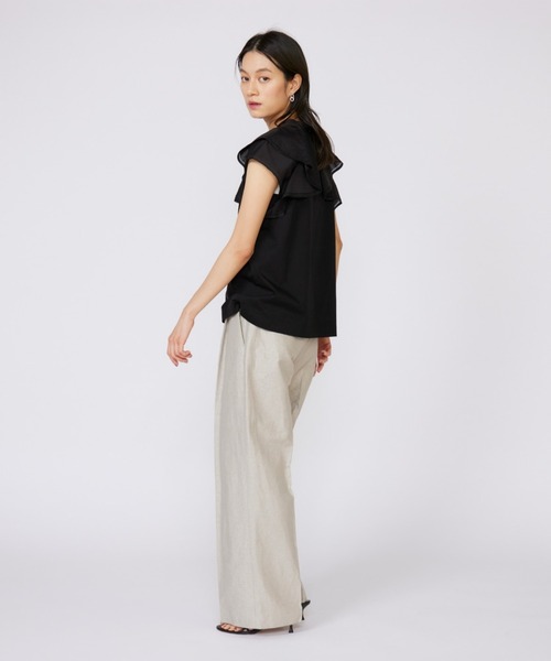 INED（イネド）の「ラッフルカラードッキングプルオーバー（Tシャツ/カットソー・レディース・ホワイト/ブラック/モカ・9号/11号）」の8枚目の写真