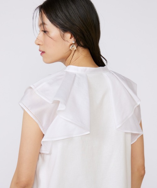 INED（イネド）の「ラッフルカラードッキングプルオーバー（Tシャツ/カットソー・レディース・ホワイト/ブラック/モカ・9号/11号）」の15枚目の写真