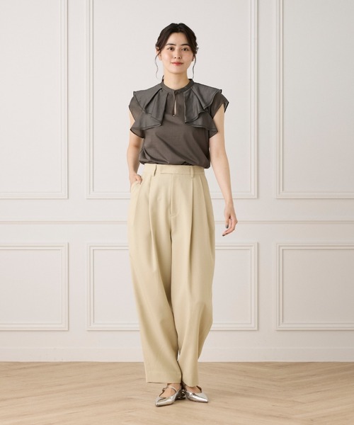 INED（イネド）の「ラッフルカラードッキングプルオーバー（Tシャツ/カットソー・レディース・ホワイト/ブラック/モカ・9号/11号）」の17枚目の写真