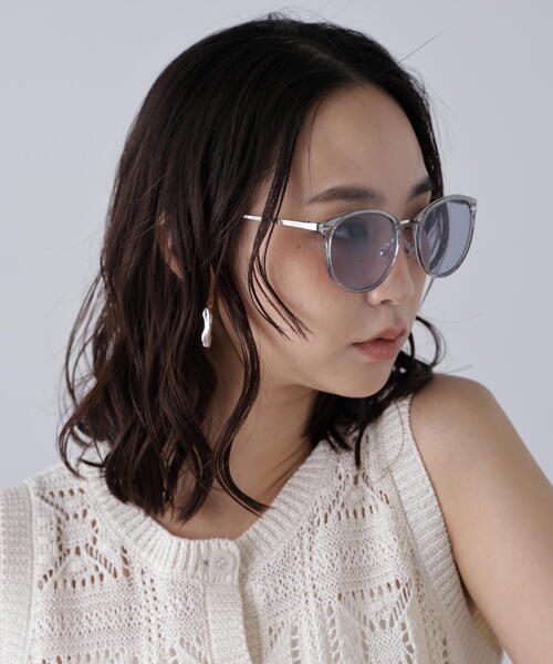 FREE'S MART(フリーズマート)の「カラーフレームサングラス(サングラス・レディース・ブルー/ブラック・フリ-)」の4枚目の写真