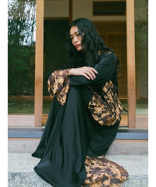 sahara(サハラ)の「Sheer Jacquard Flare Docking Dress(ワンピース・レディース・ブラック/ライトブルー/ネイビー・FREE)」の5枚目の写真