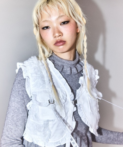 Candy Stripper（キャンディストリッパー）の「LACE FRILL POCKET ベスト（ベスト・レディース・オフホワイト/グレー/ブラック・FREE）」の4枚目の写真