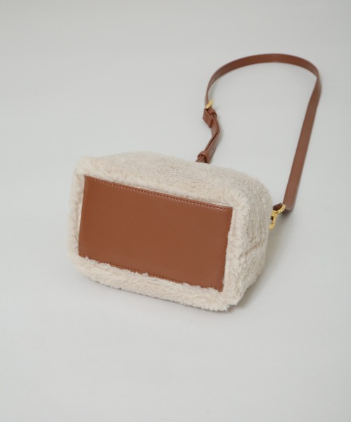 NANO universe(ナノユニバース)の「SINBONO/Vienna エコファークロスボディバッグ(ショルダーバッグ・レディース・クリーム・FREE)」の9枚目の写真