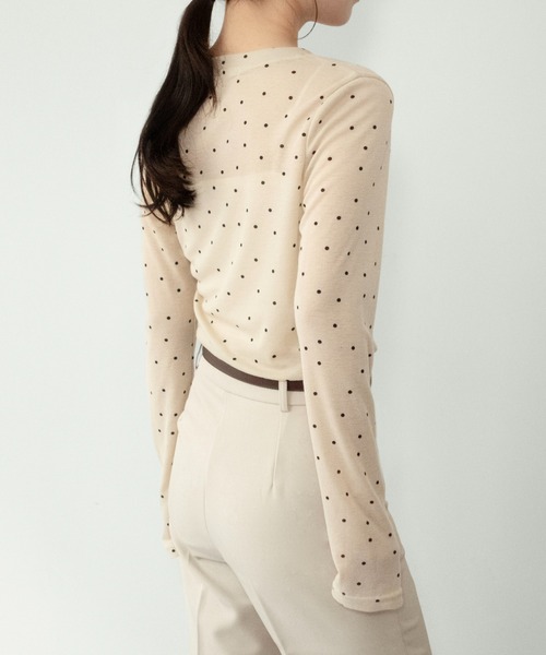 on:nue（オンニュ）の「【on:nue】[お気に入り登録数20,000突破！][着用動画あり！/大人ドットシリーズ 長袖登場！] シアードットロングスリーブカットソー（Tシャツ/カットソー・レディース・アイボリー/グレー・FREE）」の20枚目の写真