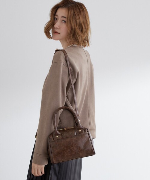 grove（グローブ）の「ワイドハンドル2WAYボストンバッグ（ボストンバッグ・レディース・ブラック/ボルドー/ライトベージュ/ブラウン系その他・00）」の2枚目の写真