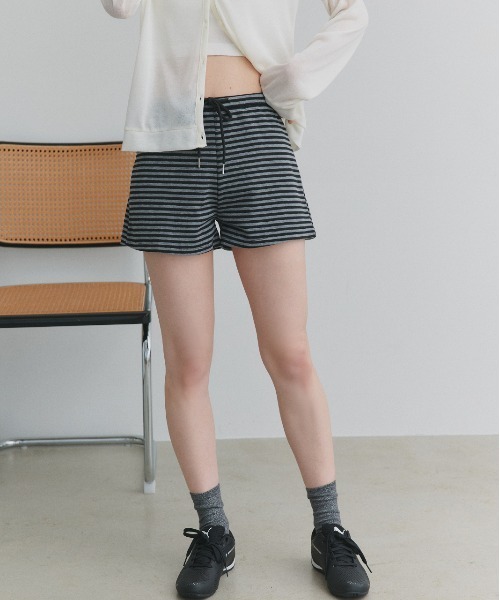 ad thie(アドティエ)の「リラックス ボーダーショートパンツ(その他パンツ・レディース・オフホワイト/グレー・FREE)」の11枚目の写真