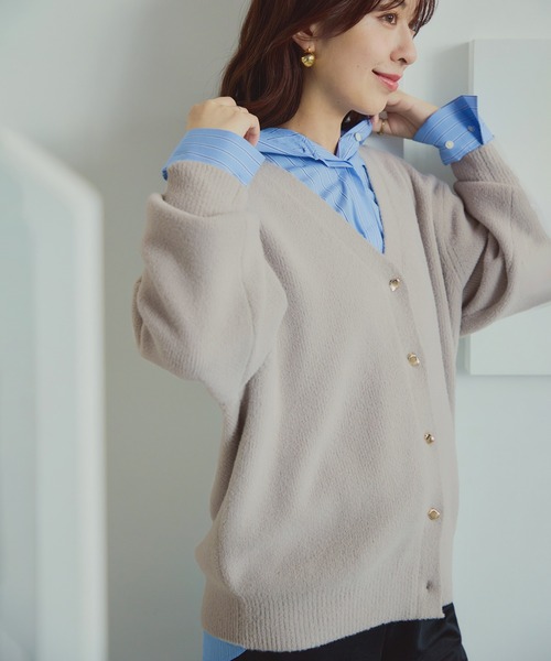 ROPE' PICNIC(ロペピクニック)の「【新色追加】スフレニットシリーズ 変形メタルボタンミドル丈カーディガン/イージーケア・リンクコーデ(カーディガン/ボレロ・レディース・ライトグレー/ダークブラウン/レッド/ブルー/キナリ/ピンク系その他2/ベージュ/ラベンダー/クリーム/ブラック・FREE)」の1枚目の写真