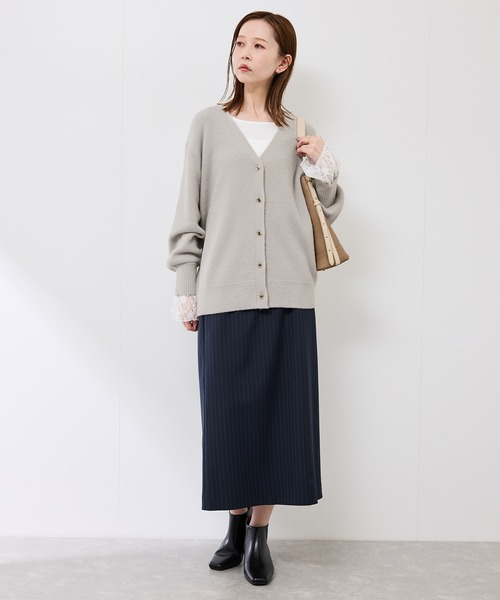 ROPE' PICNIC(ロペピクニック)の「【新色追加】スフレニットシリーズ 変形メタルボタンミドル丈カーディガン/イージーケア・リンクコーデ(カーディガン/ボレロ・レディース・ライトグレー/ダークブラウン/レッド/ブルー/キナリ/ピンク系その他2/ベージュ/ラベンダー/クリーム/ブラック・FREE)」の11枚目の写真