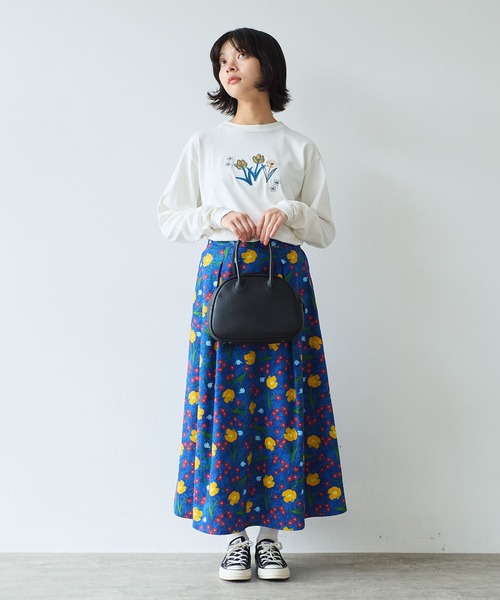 bulle de savon（ビュルデサボン）の「《early spring》クロッカス アップリケ ロンT（Tシャツ/カットソー・レディース・ホワイト/ブルー・FREE）」の9枚目の写真