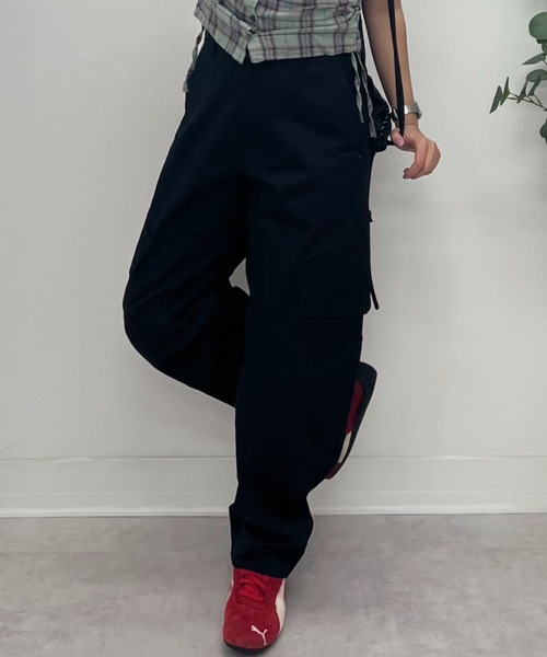 ZOZOMARKET(ゾゾマーケット)の「ZOZOMARKET by tomoka - バレルレッグツイストカーゴ(カーゴパンツ・レディース・ブラック・マルチサイズ)」の3枚目の写真