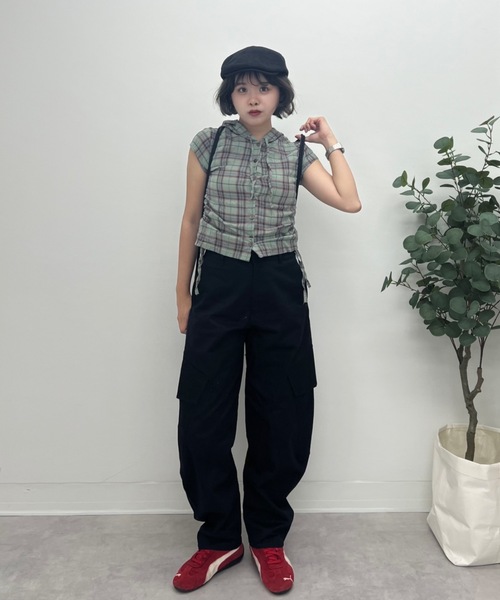 ZOZOMARKET(ゾゾマーケット)の「ZOZOMARKET by tomoka - バレルレッグツイストカーゴ(カーゴパンツ・レディース・ブラック・マルチサイズ)」の4枚目の写真