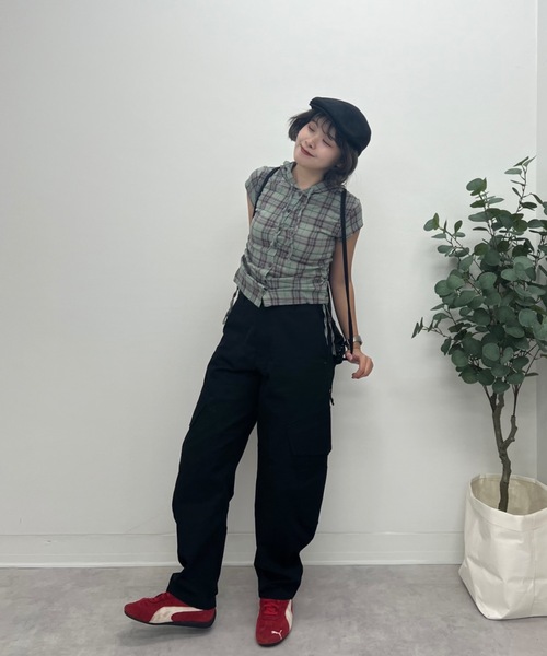 ZOZOMARKET(ゾゾマーケット)の「ZOZOMARKET by tomoka - バレルレッグツイストカーゴ(カーゴパンツ・レディース・ブラック・マルチサイズ)」の5枚目の写真