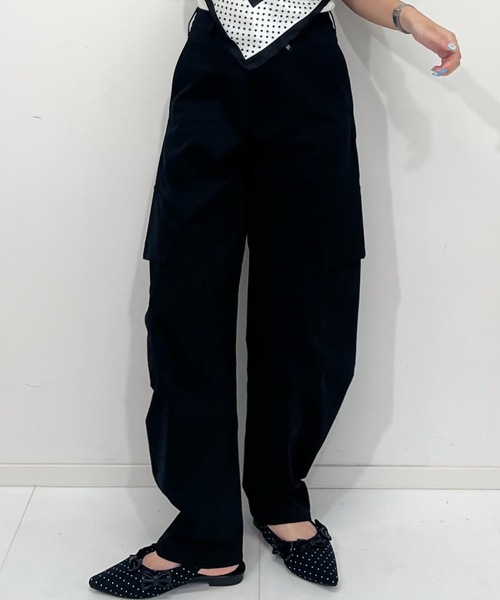 ZOZOMARKET(ゾゾマーケット)の「ZOZOMARKET by tomoka - バレルレッグツイストカーゴ(カーゴパンツ・レディース・ブラック・マルチサイズ)」の7枚目の写真