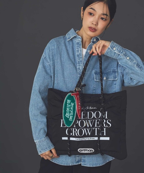 Gready Brilliant（グレディブリリアン）の「ＯＵＴＤＯＯＲロゴトート（トートバッグ・レディース・ブラック・FREE）」の2枚目の写真