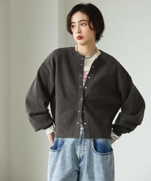 GEORGE'S（ジョージズ）の「スウエットライクカーデ（カーディガン/ボレロ・レディース・レッド/チャコールグレー/グレー/ベージュ/ネイビー/イエロー・MEDIUM/FREE）」の2枚目の写真