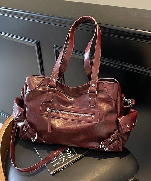 Chiina（チーナ）の「Chiina / Y2K　大容量合皮レザーショルダーバッグ（ショルダーバッグ・レディース・ワインレッド/ホワイト/ブラック・FREE）」の18枚目の写真