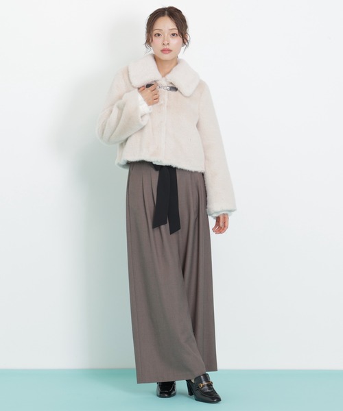 GLOWNY ファーショートジャケット アイボリー GLOWNY ファーショートジャケット アイボリー GLOWNY ファー