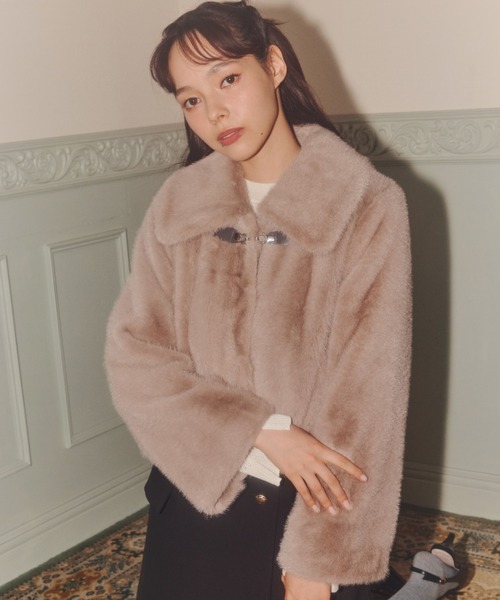 JILL by JILL STUART（ジルバイジルスチュアート）の「◇フェイクファーショートジャケット（その他アウター・レディース・ホワイト/ブラウン/グレー・SMALL/MEDIUM）」の4枚目の写真