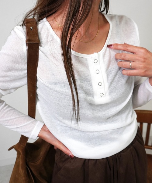 gossara(ゴサラ)の「【スタッフおすすめ】シアーリブヘンリーネックTOPS(Tシャツ/カットソー・レディース・ホワイト/杢グレー/ブラウン/ネイビー・FREE)」の7枚目の写真