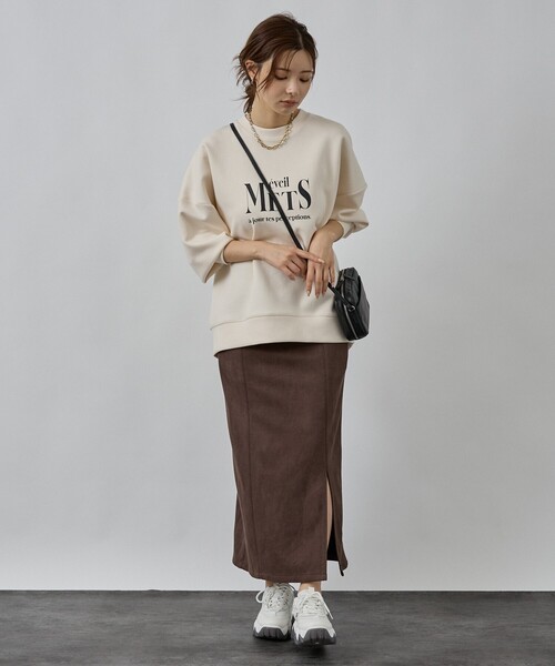 abahouse mavie（アバハウスマヴィ）の「シルキーダンボールロゴプルオーバー（スウェット・レディース・チャコールグレー/アイボリー/スミクロ・フリー）」の6枚目の写真