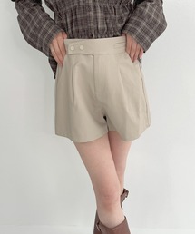 レザーショートパンツ