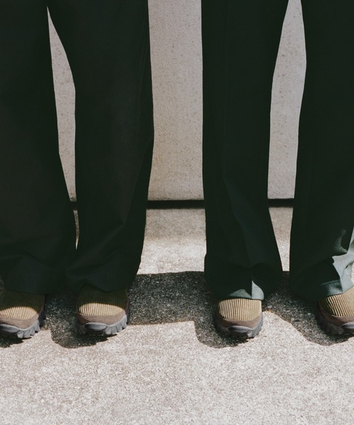 SALOMON（サロモン）の「SNOWCLOG CORDUROY　L47870100（スニーカー・メンズ・ブラウン・23.0cm/22.5cm/25.5cm/26.0cm/26.5cm/27.0cm/27.5cm/28.0cm/28.5cm/29.0cm/25.0cm/24.5cm/24.0cm/23.5cm/30.0cm）」の2枚目の写真