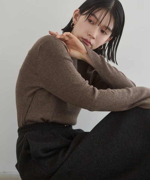 hunch（ハンチ）の「配色ライン タートルリブニット（ニット/セーター・レディース・杢グレー/ブラック/レッド/アッシュブラウン・FREE）」の3枚目の写真