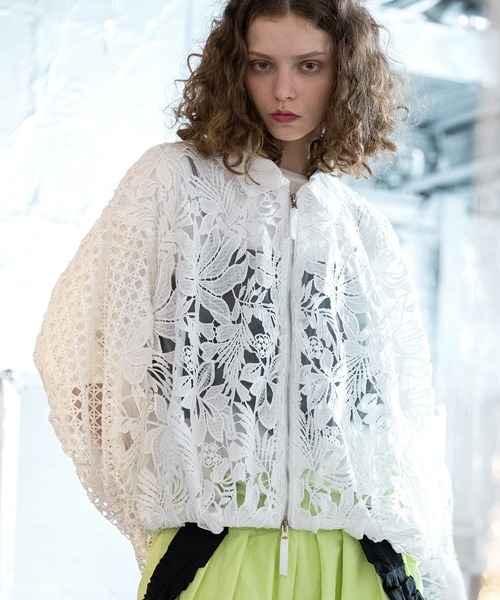 AULA AILA（アウラアイラ）の「レースバルーンブルゾン（ブルゾン・レディース・ホワイト/ブラック/ピンク・0）」の2枚目の写真
