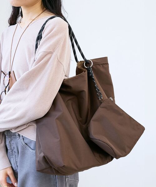 le.coeur blanc(ルクールブラン)の「【撥水】ナイロンパッカブルトート(トートバッグ・レディース・ブラック系その他/ブラック/ブラウン/ベージュ・FREE)」の3枚目の写真