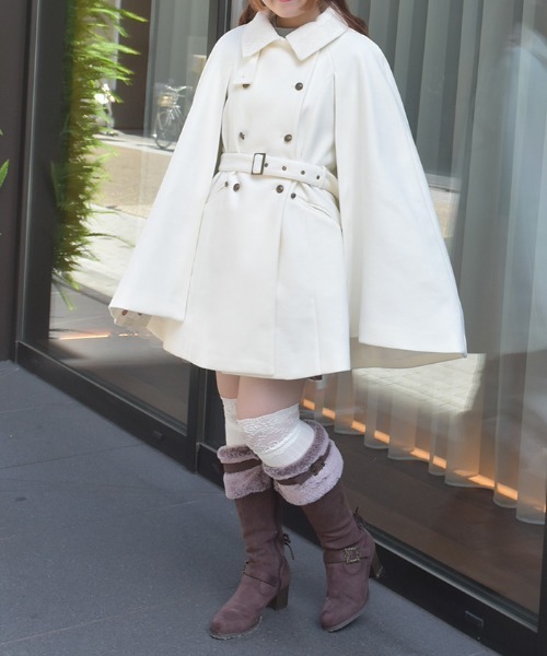 axes femme（アクシーズファム）の「ダブルボタンケープコート