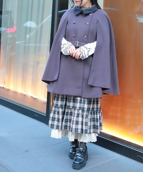 axes femme（アクシーズファム）の「ダブルボタンケープコート（ダッフルコート・レディース・チャコール/ホワイト/ワイン・FREE）」の10枚目の写真