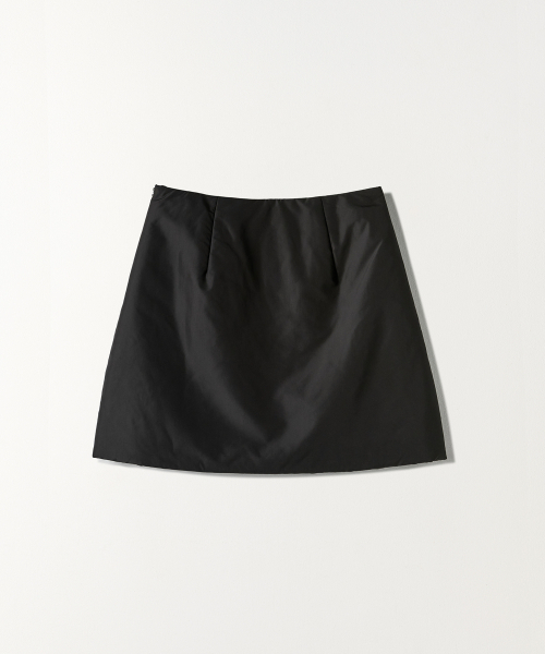 TTUDEMENT(トュードメント)の「PADDED MINI SKIRT BLACK(スカート・レディース・その他・SMALL/MEDIUM)」の4枚目の写真