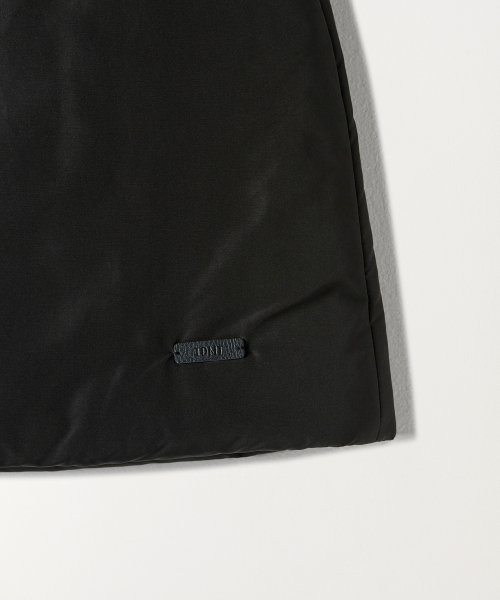 TTUDEMENT(トュードメント)の「PADDED MINI SKIRT BLACK(スカート・レディース・その他・SMALL/MEDIUM)」の6枚目の写真