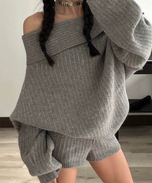 gossip!ロサンゼルス(ゴシップロサンゼルス)の「オーバーサイズ オフショルニットセットアップ(ニット/セーター・レディース・グレー/オフホワイト/ベージュ・FREE)」の1枚目の写真