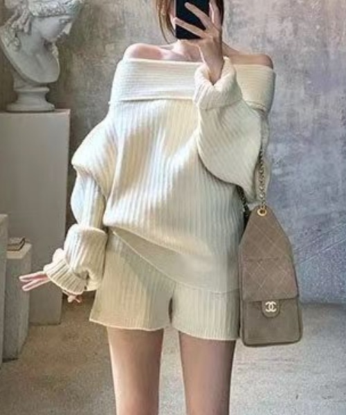 gossip!ロサンゼルス(ゴシップロサンゼルス)の「オーバーサイズ オフショルニットセットアップ(ニット/セーター・レディース・グレー/オフホワイト/ベージュ・FREE)」の4枚目の写真