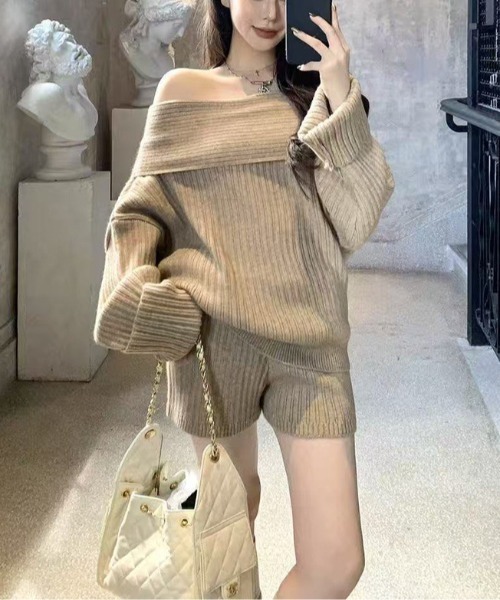 gossip!ロサンゼルス(ゴシップロサンゼルス)の「オーバーサイズ オフショルニットセットアップ(ニット/セーター・レディース・グレー/オフホワイト/ベージュ・FREE)」の17枚目の写真