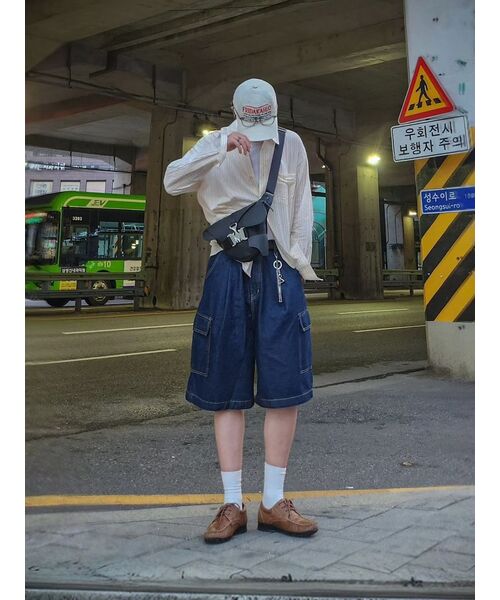 IUGAMAKARAS(イウガマカラス)の「Triple Covered Crow Buckle Bag(メッセンジャーバッグ・レディース・その他・FREE)」の18枚目の写真