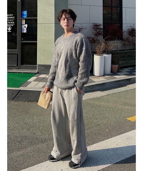WOOALONG(ウアロン)の「(起毛)Signature relax wide pants - GREY(スウェットパンツ・レディース・ライトグレー・LARGE/MEDIUM/SMALL)」の10枚目の写真
