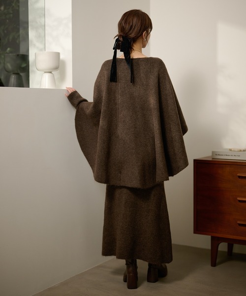 LAULEN(ローレン)の「drape poncho knit set up /ドレープポンチョニットセットアップ(セットアップ・レディース・ブラウン/グレー/ベージュ・FREE)」の11枚目の写真