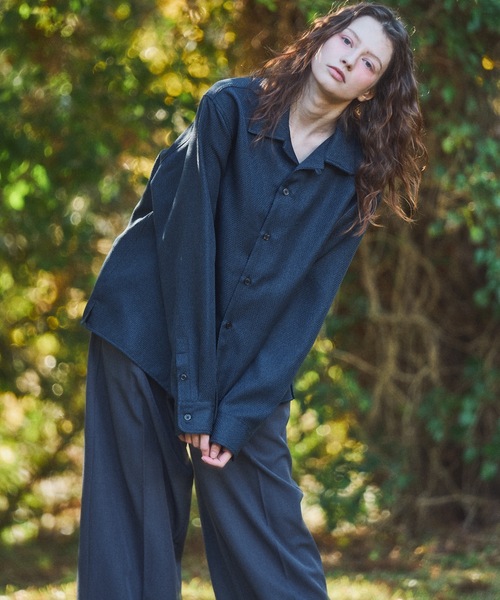 CASPER JOHN（キャスパージョン）の「Imitation butcher linen shirts/イミテーションブッチャーリネンシャツ（シャツ/ブラウス・メンズ・マスタード/ネイビー/ベージュ/チャコールグレー・SMALL/X-SMALL/LARGE/MEDIUM）」の14枚目の写真