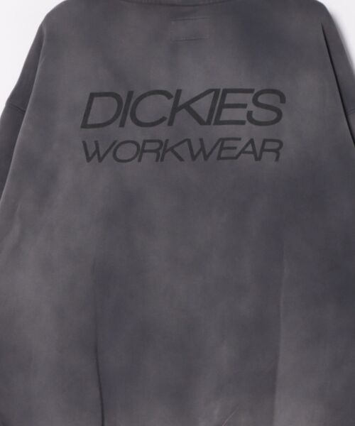 Dickies(ディッキーズ)の「【Dickies(R) x SEDAN ALL-PURPOSE(R)】Faded Washed Hoodie(パーカー・メンズ・ダークブラウン/チャコールグレー・SMALL/MEDIUM/LARGE/X-LARGE)」の4枚目の写真