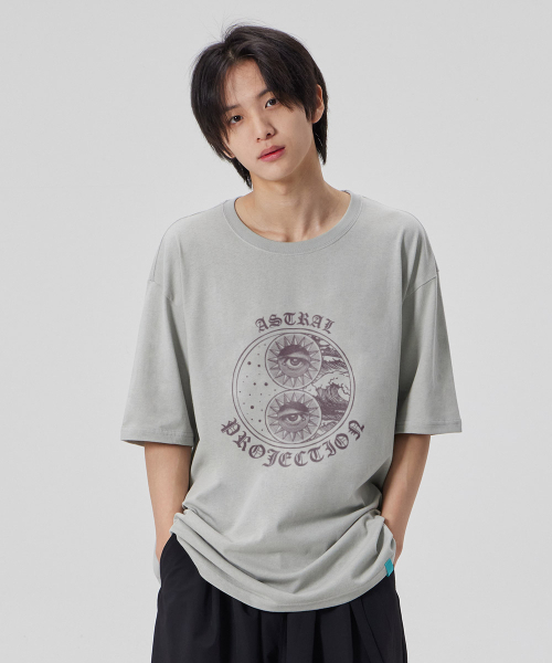 ASTRAL PROJECTION（アストラルプロジェクション）の「[ミスティックアイ]コットンルーズフィット半袖Tシャツ_ダスティミント（Tシャツ/カットソー・メンズ・その他・MEDIUM/LARGE/X-LARGE/XX-LARGE）」の2枚目の写真