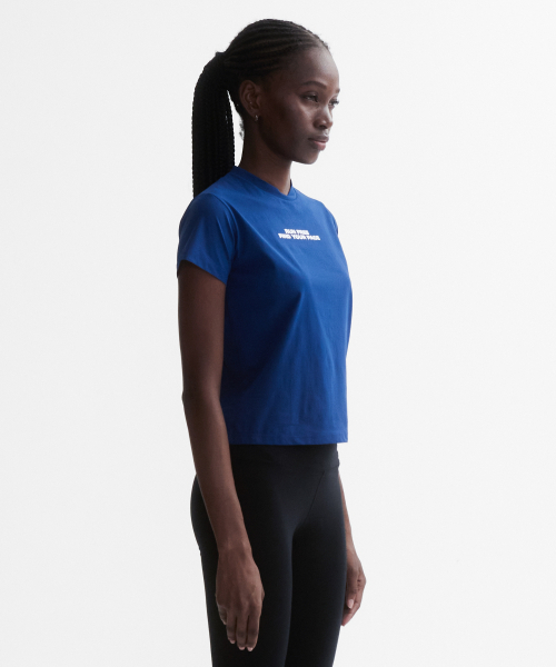 MENASOO(ミナス)の「VENODE Runfree Crop Tshirts_Blue (Crop Fit)(Tシャツ/カットソー・レディース・ブルー・1/2)」の3枚目の写真