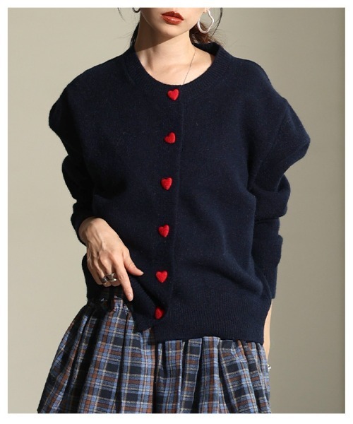 Sawa a la mode(サワアラモード)の「ハートボタンカーディガン(カーディガン/ボレロ・レディース・ネイビー/ブラック/グレー・FREE)」の11枚目の写真