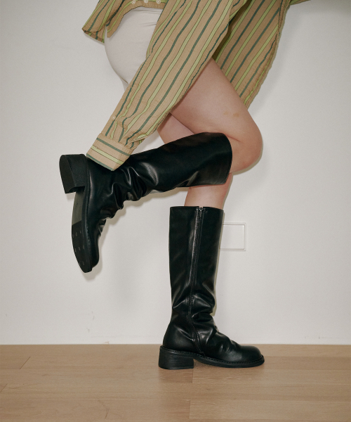 BYOTHERS（バイオザーズ）の「Pollet wrinkle boots（ブーツ・レディース・ブラック・23cm/23.5cm/24cm/24.5cm/25cm）」の4枚目の写真