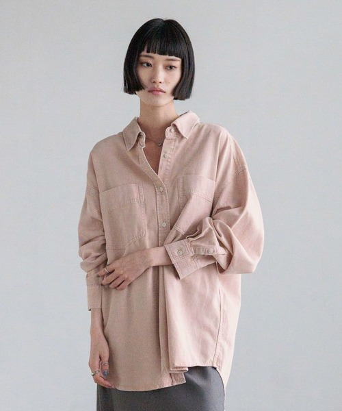 LOWRYS FARM(ローリーズファーム)の「アソートデニムBIGシャツ 606472(シャツ/ブラウス・レディース・ブルー/ピンク/ベージュ/ネイビー/ベージュ系その他2/ピンク系その他2・FREE)」の6枚目の写真