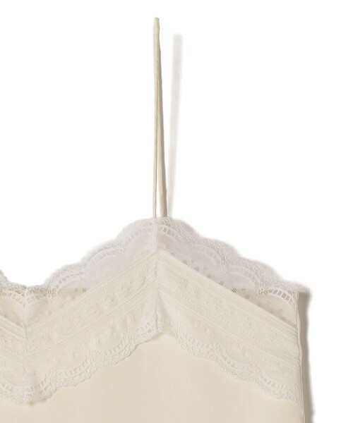 SHIPS（シップス）の「〈洗濯機可能〉ダル サテン レース スリット キャミソール（キャミソール・レディース・オフホワイト/ライトグリーン・ONE SIZE）」の3枚目の写真