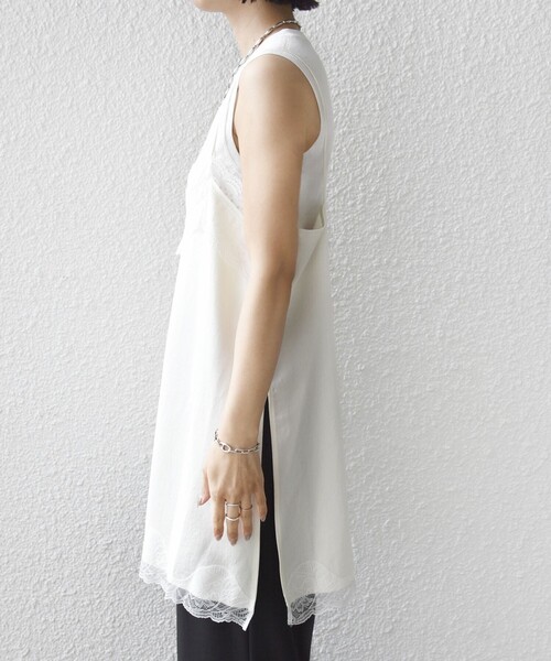 SHIPS（シップス）の「〈洗濯機可能〉ダル サテン レース スリット キャミソール（キャミソール・レディース・オフホワイト/ライトグリーン・ONE SIZE）」の9枚目の写真