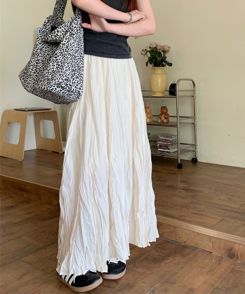 GLAMOROUS JANE(グラマラスジェーン)の「シワ加工ウエストゴムロングスカート(スカート・レディース・ブラック/イエロー/ピンク/ホワイト/ブルー・FREE)」の7枚目の写真